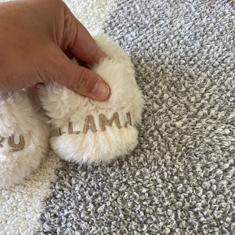 Baby llama baby slippers 0-3 months